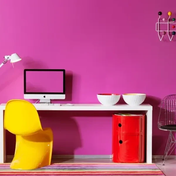 Темно-зелені чи яскраво-рожеві: з Aviva Ultra-Color стіни сяють усіма кольорами! | © ADLER