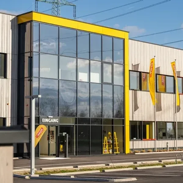 З новим Shop & Service Vienna ADLER інвестує в обслуговування клієнтів. | © ADLER